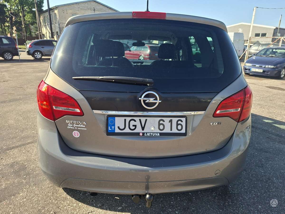 Opel Meriva 2011 — photo 11
