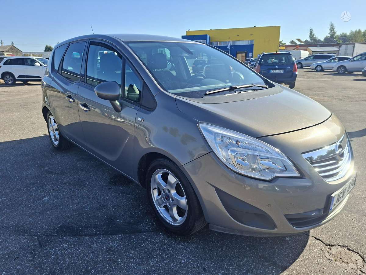 Opel Meriva 2011 — photo 13