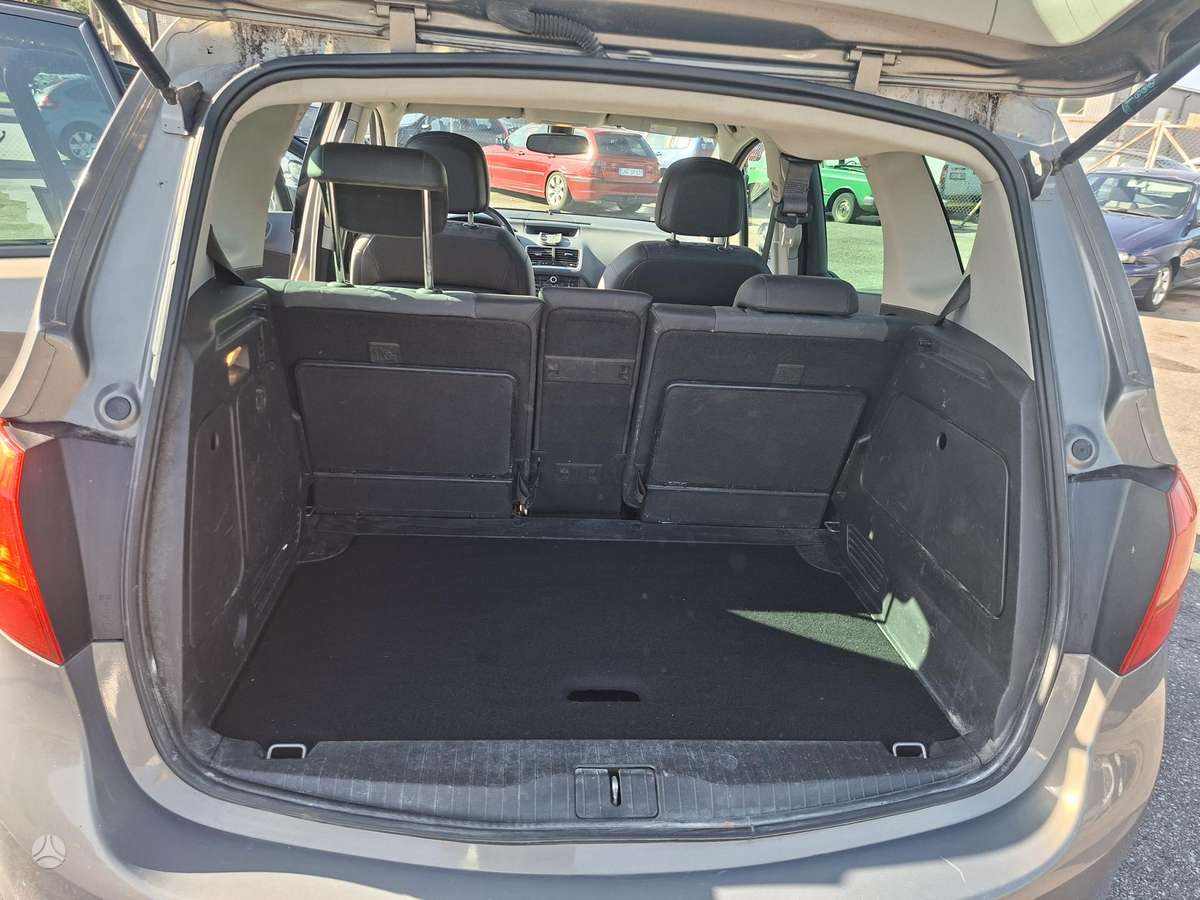 Opel Meriva 2011 — photo 16