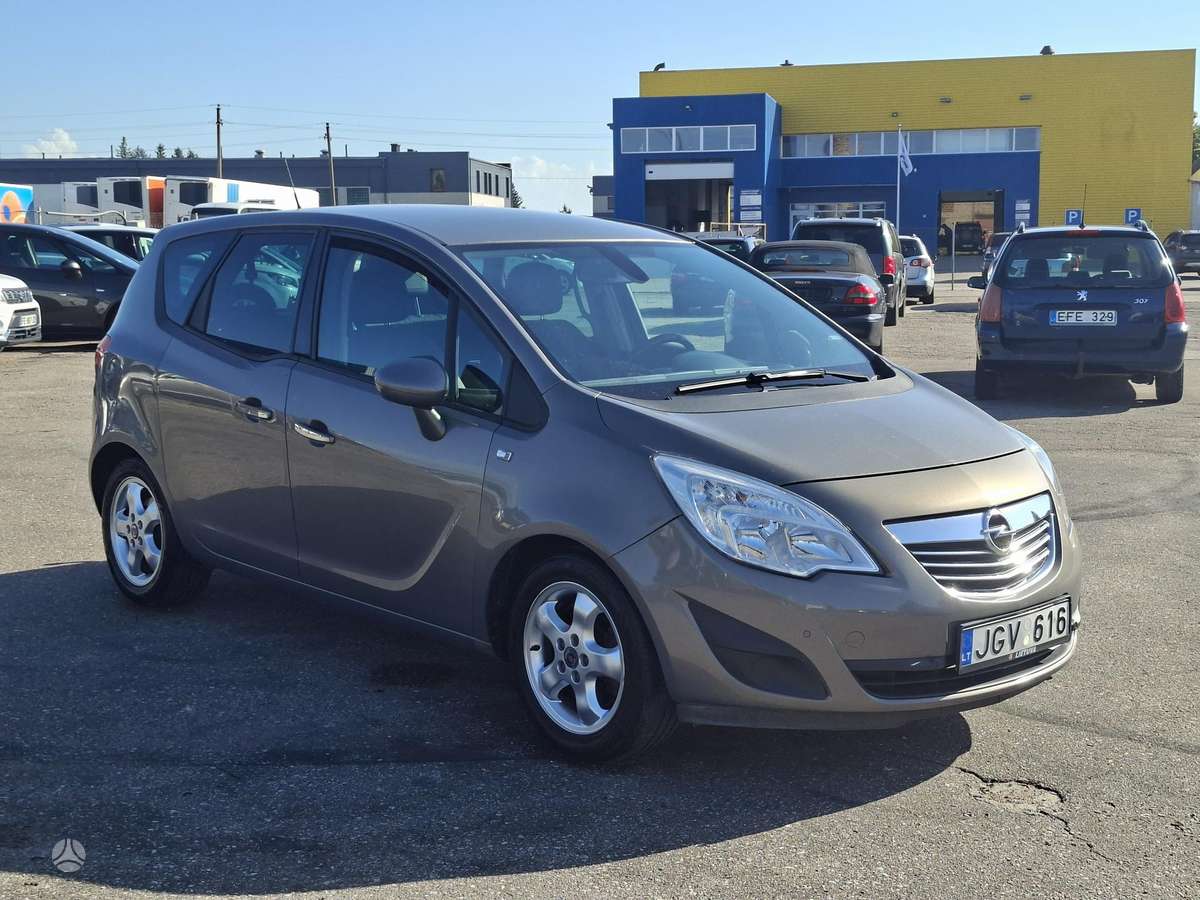 Opel Meriva 2011 — photo 7