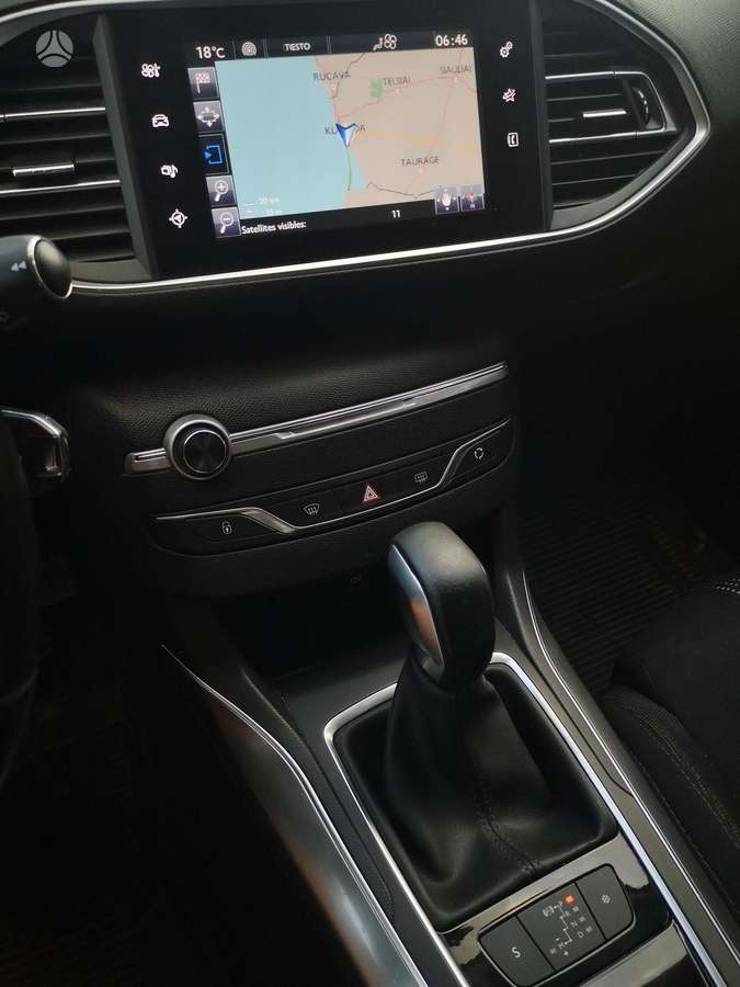 Peugeot 308 2015 — photo 13