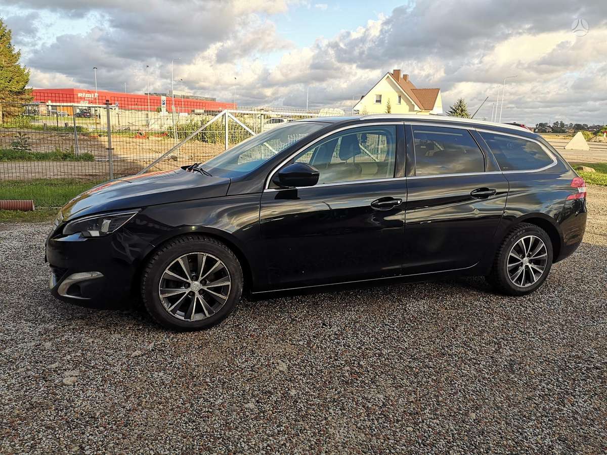 Peugeot 308 2015 — engine 1600 cm³, 120 HP (88kW)