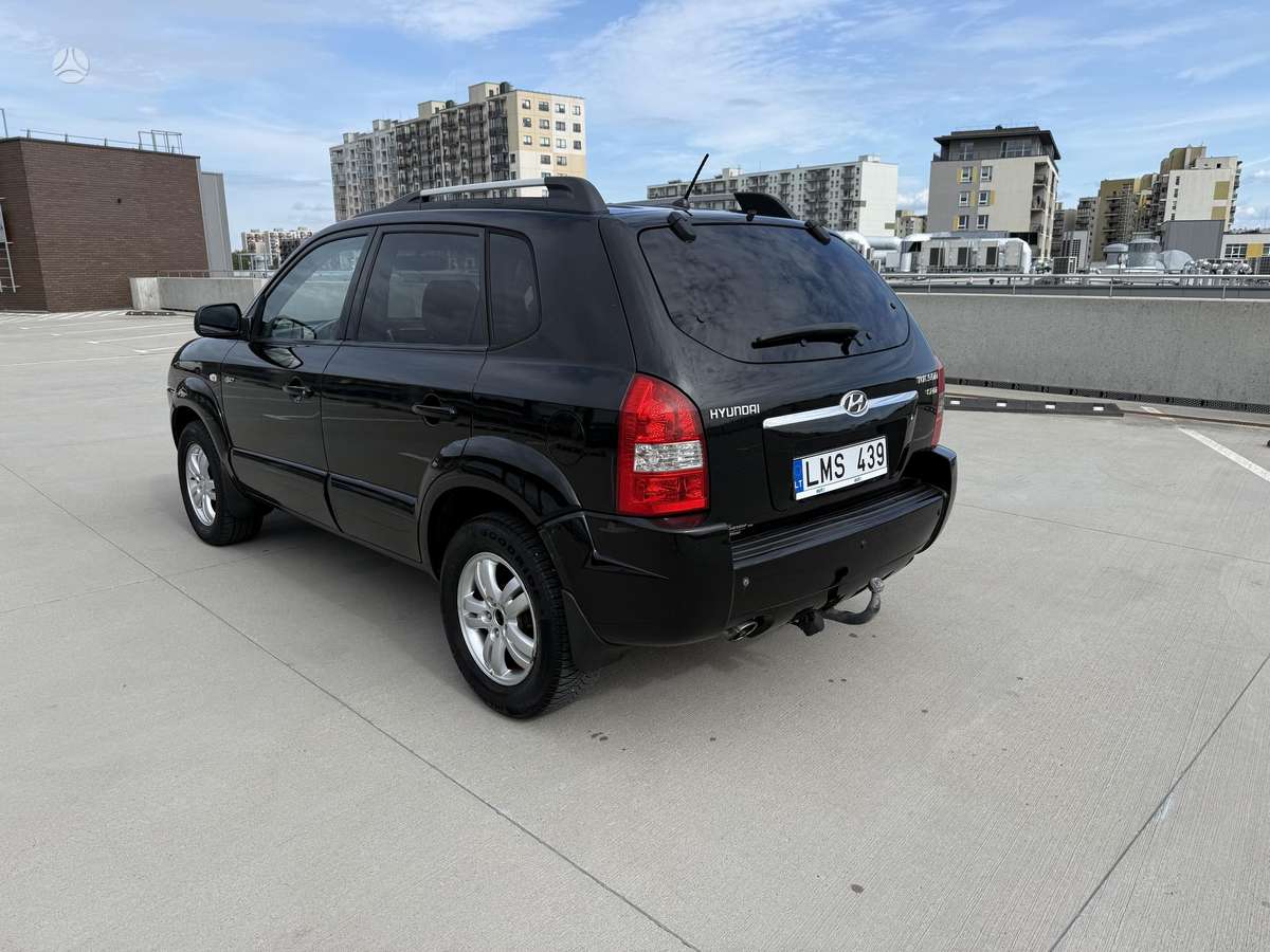 Hyundai Tucson 2008 — engine 1991 cm³, 140 HP (103kW)