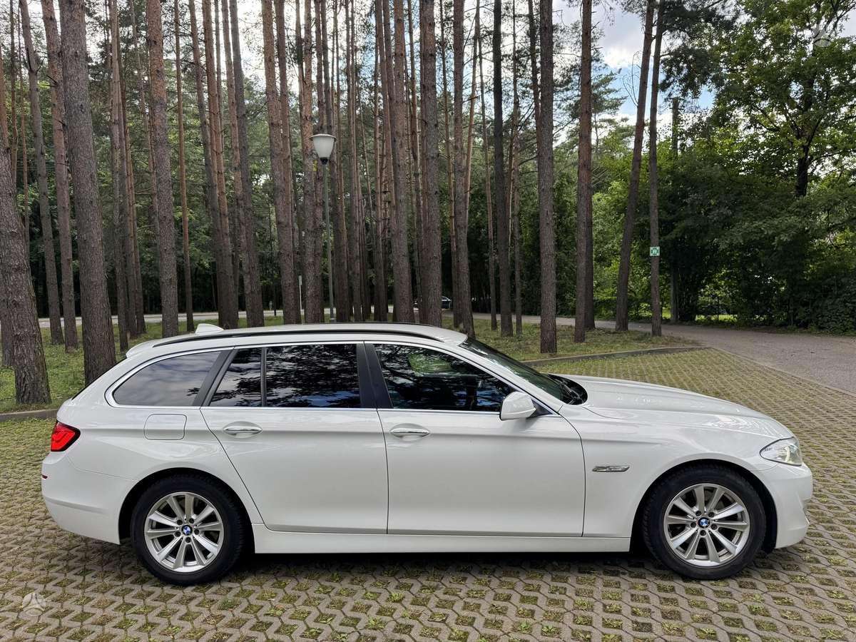 BMW 520 2011 — фото 16
