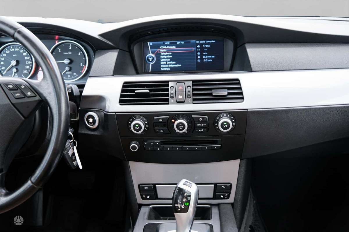 BMW 520 2009 — photo 10