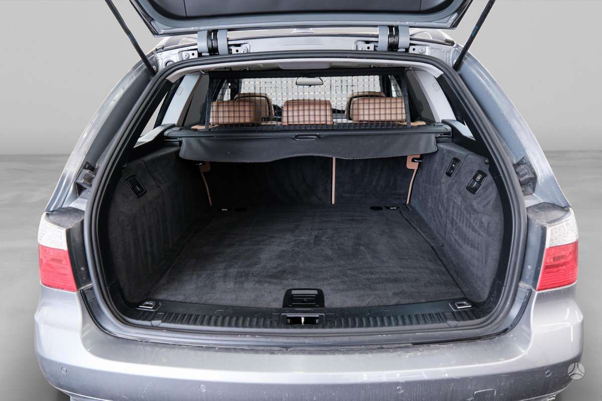 BMW 520 2009 — photo 13