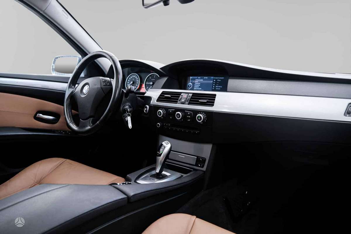 BMW 520 2009 — photo 7