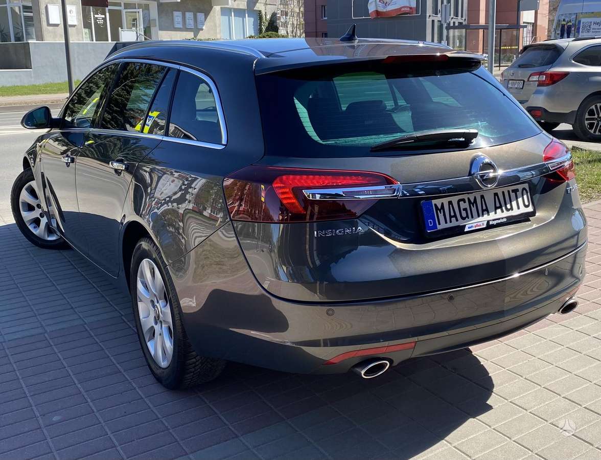 Opel Insignia 2015 — двигун 1956 cm³, 194 HP (143kW)