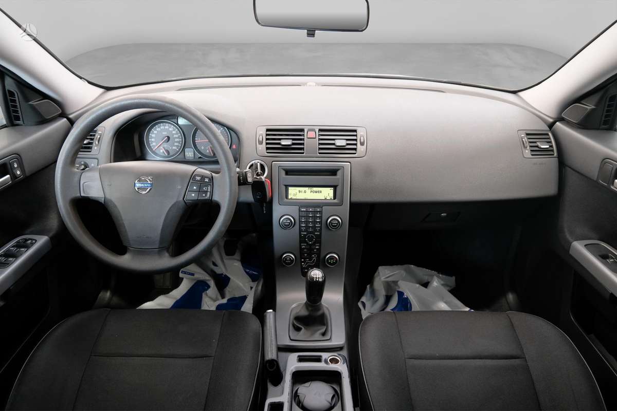 Volvo V50 2011 — photo 9