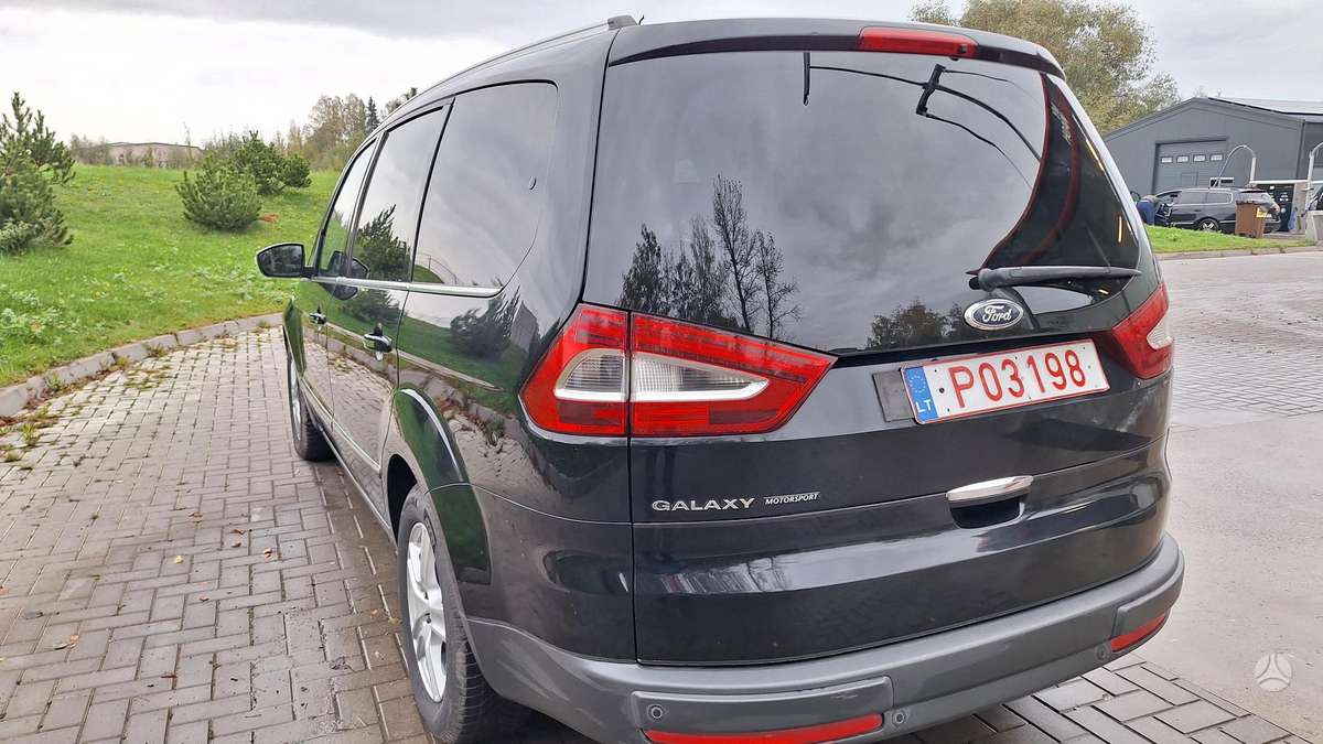 Ford Galaxy 2011 — photo 10