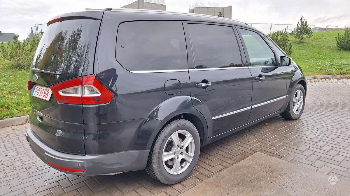 Ford Galaxy 2011 — photo 15