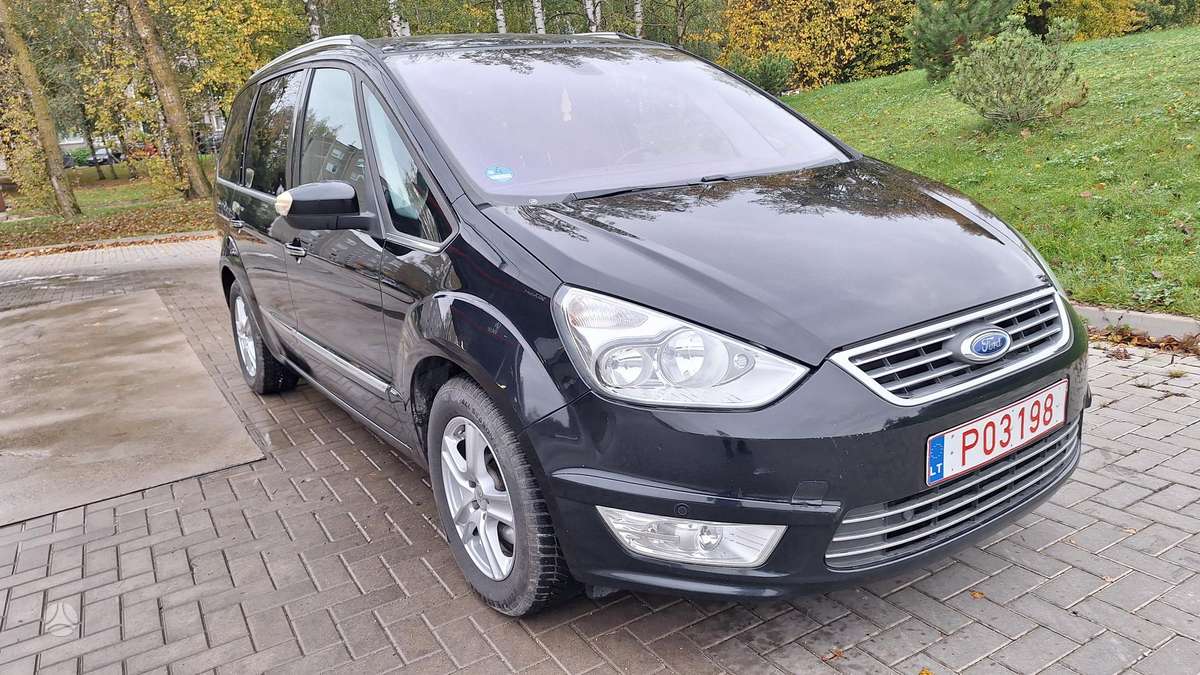 Ford Galaxy 2011 — photo 16