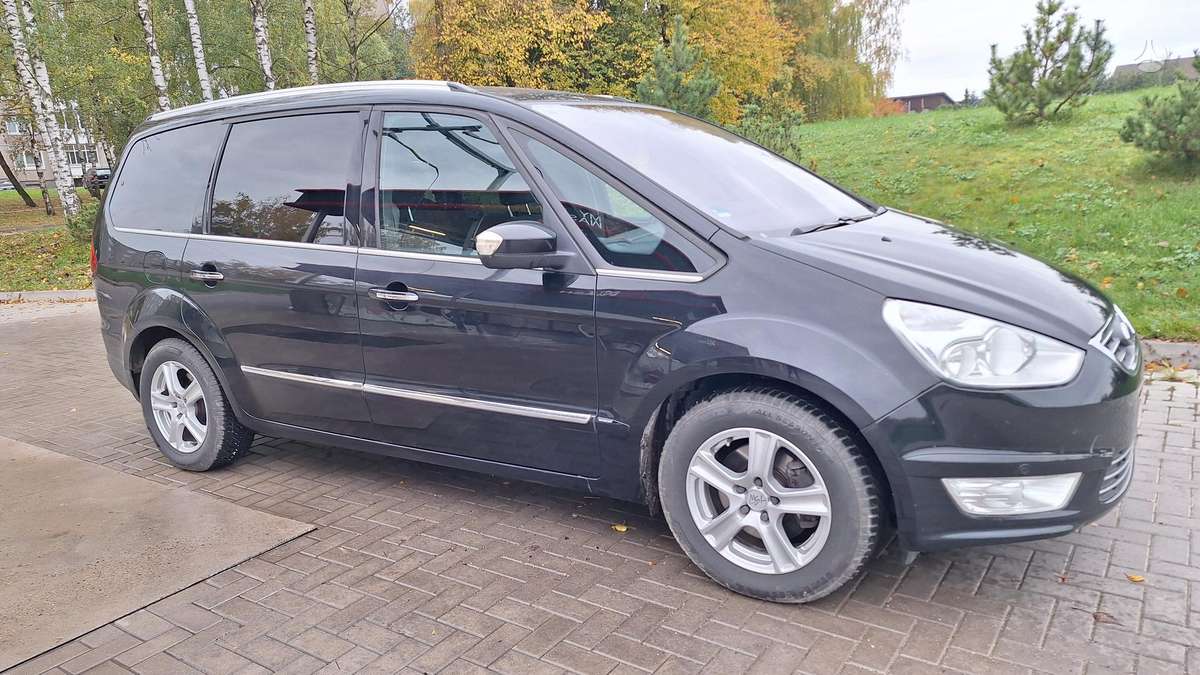 Ford Galaxy 2011 — photo 19