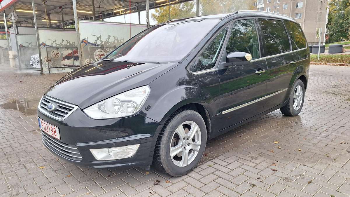 Ford Galaxy 2011 — interior