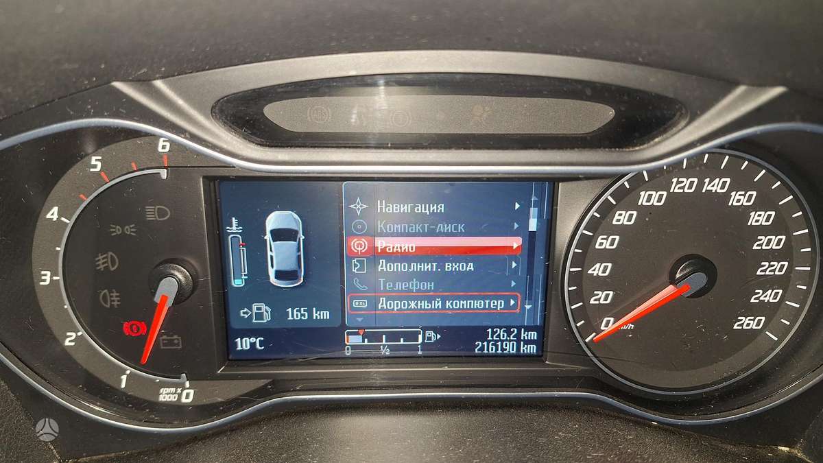 Ford Galaxy 2011 — photo 34