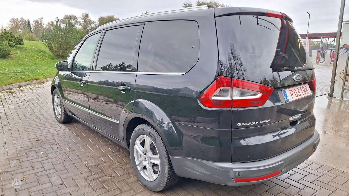 Ford Galaxy 2011 — photo 9