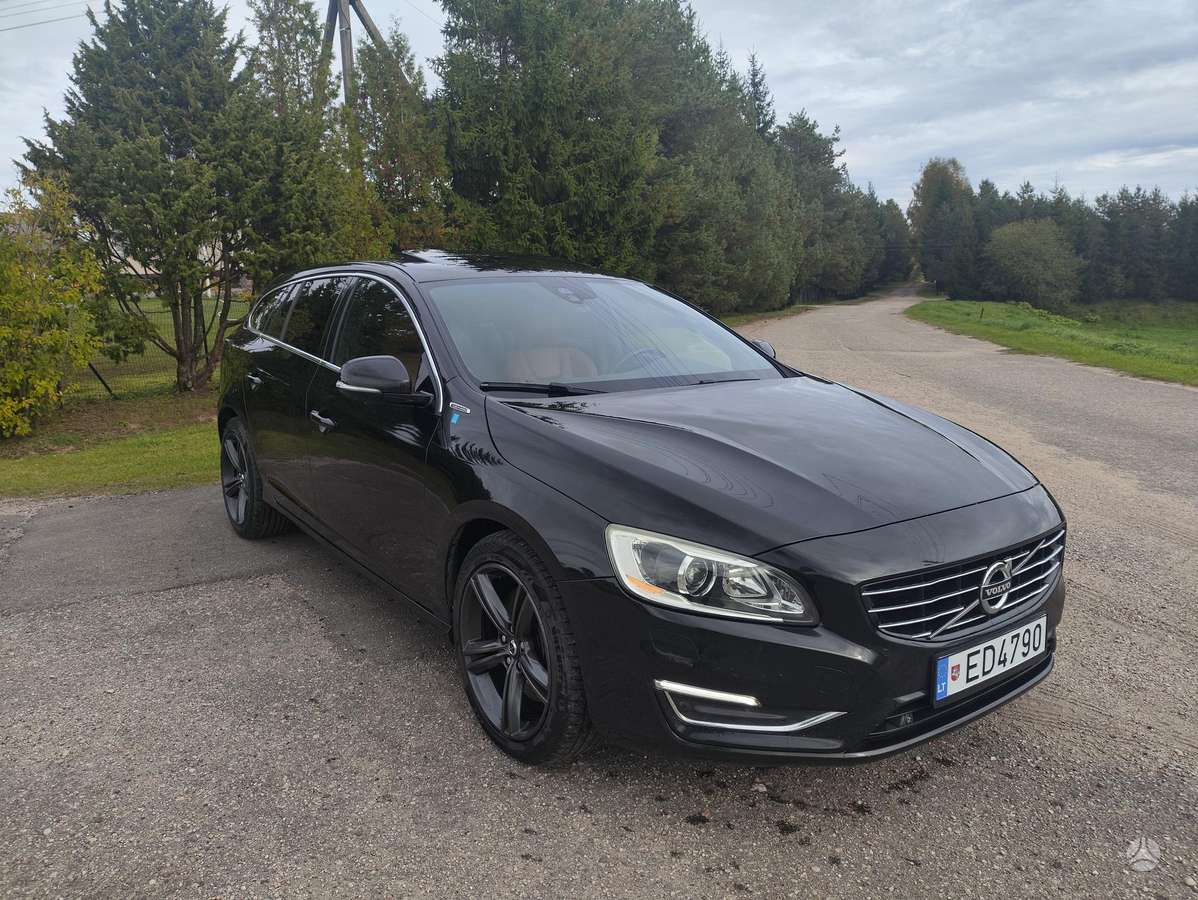 Volvo V60 2014 — салон