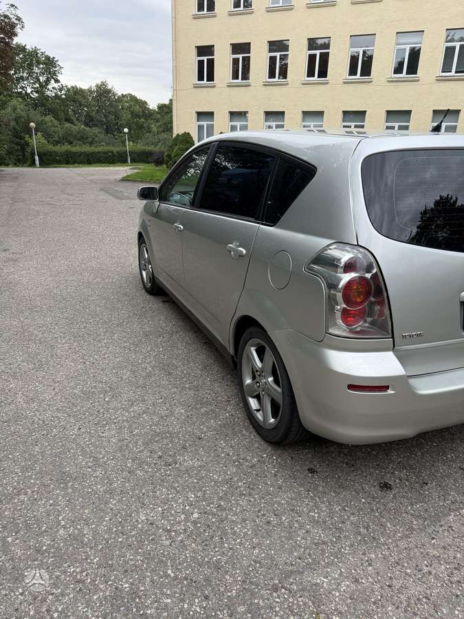 Toyota Corolla 2004 — салон
