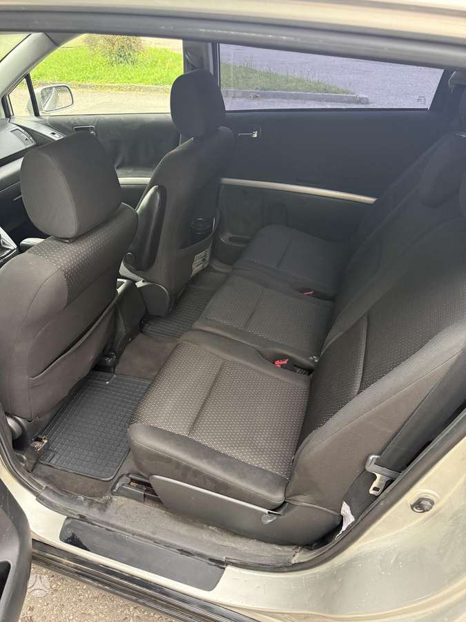 Toyota Corolla 2004 — двигун 116 HP (85kW)