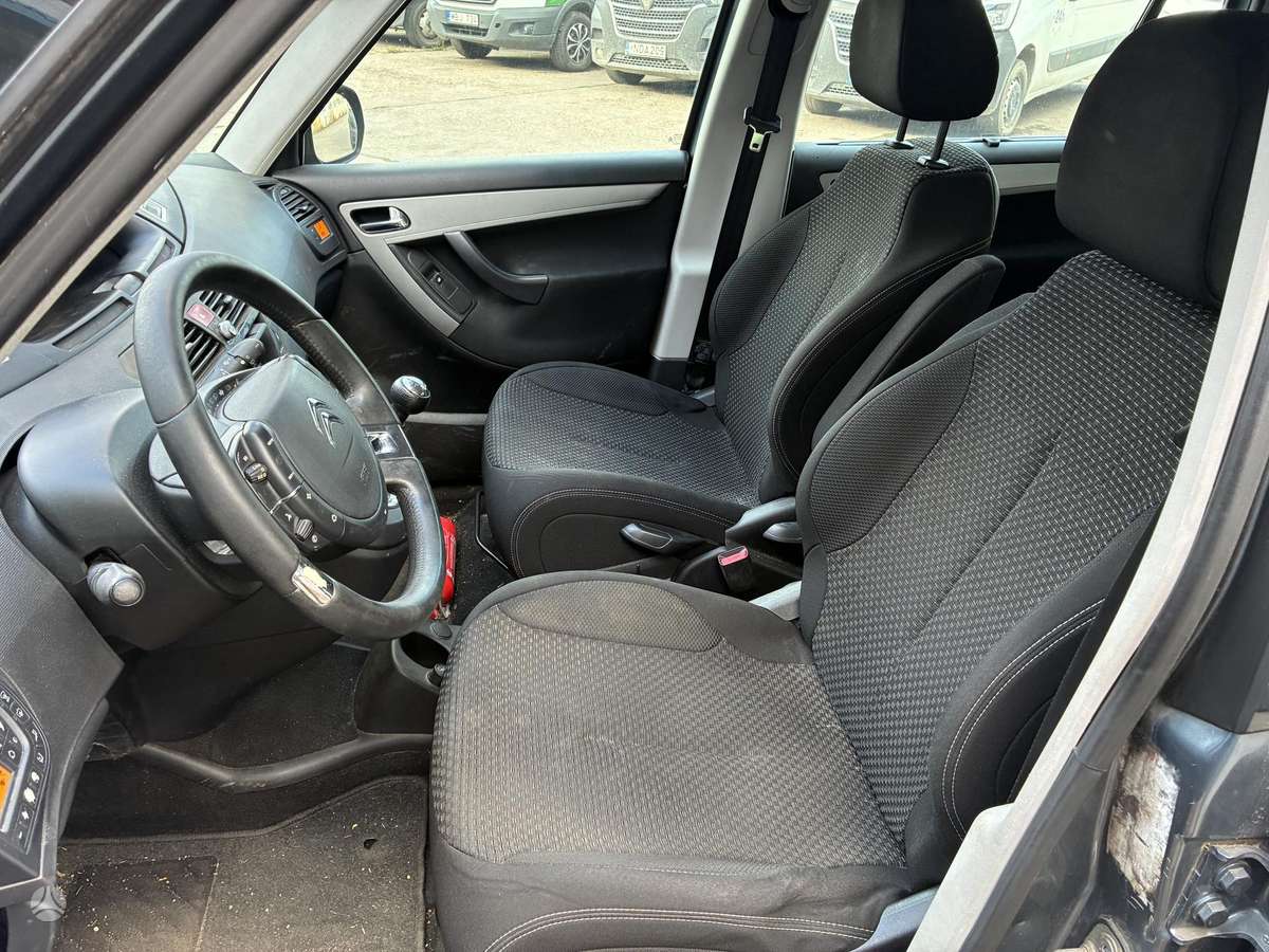 Citroen Grand 2011 — photo 15