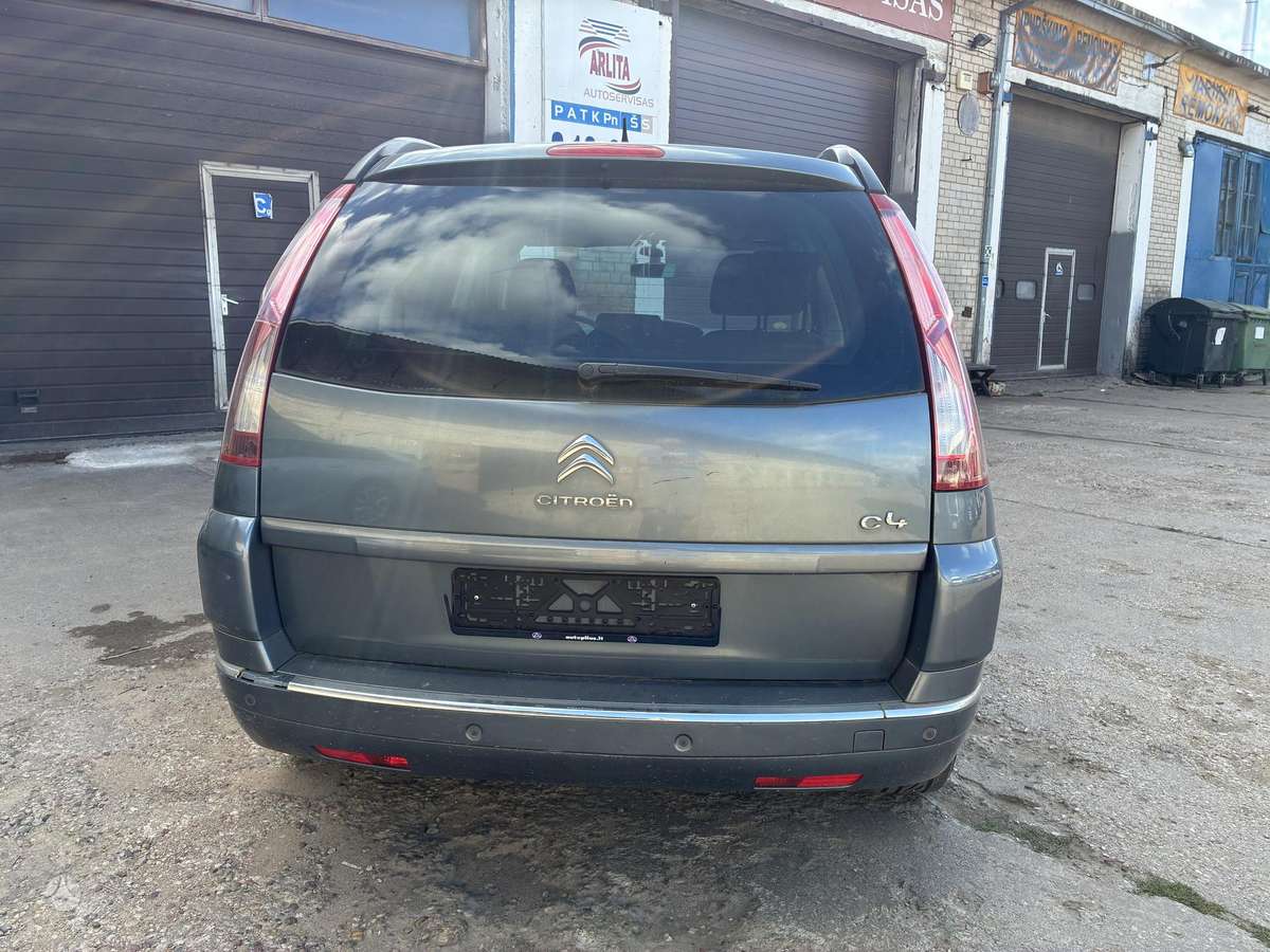 Citroen Grand 2011 — engine 1560 cm³, 111 HP (82kW)