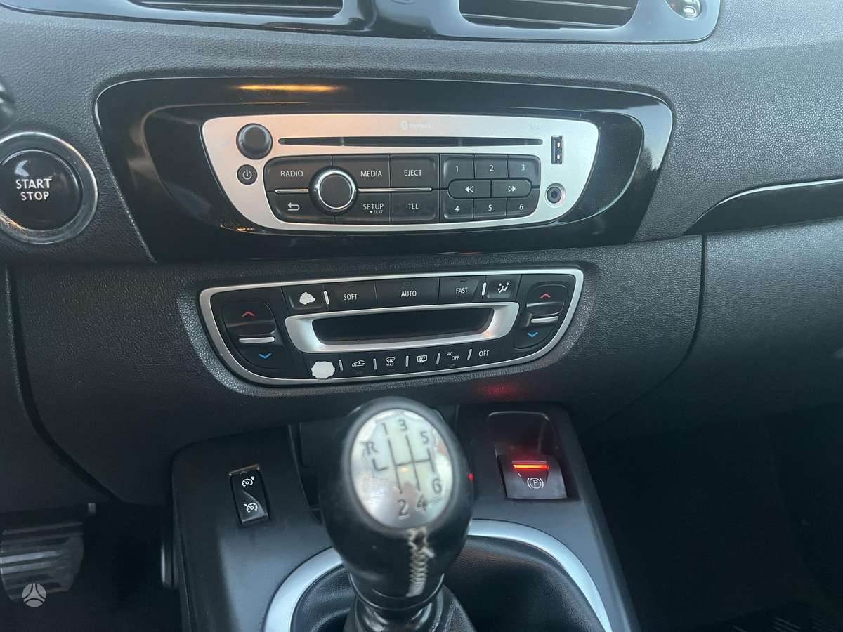 Renault Grand 2014 — photo 17