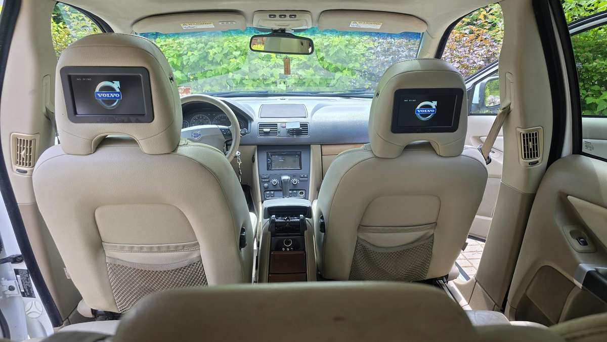Volvo XC90 2008 — photo 16
