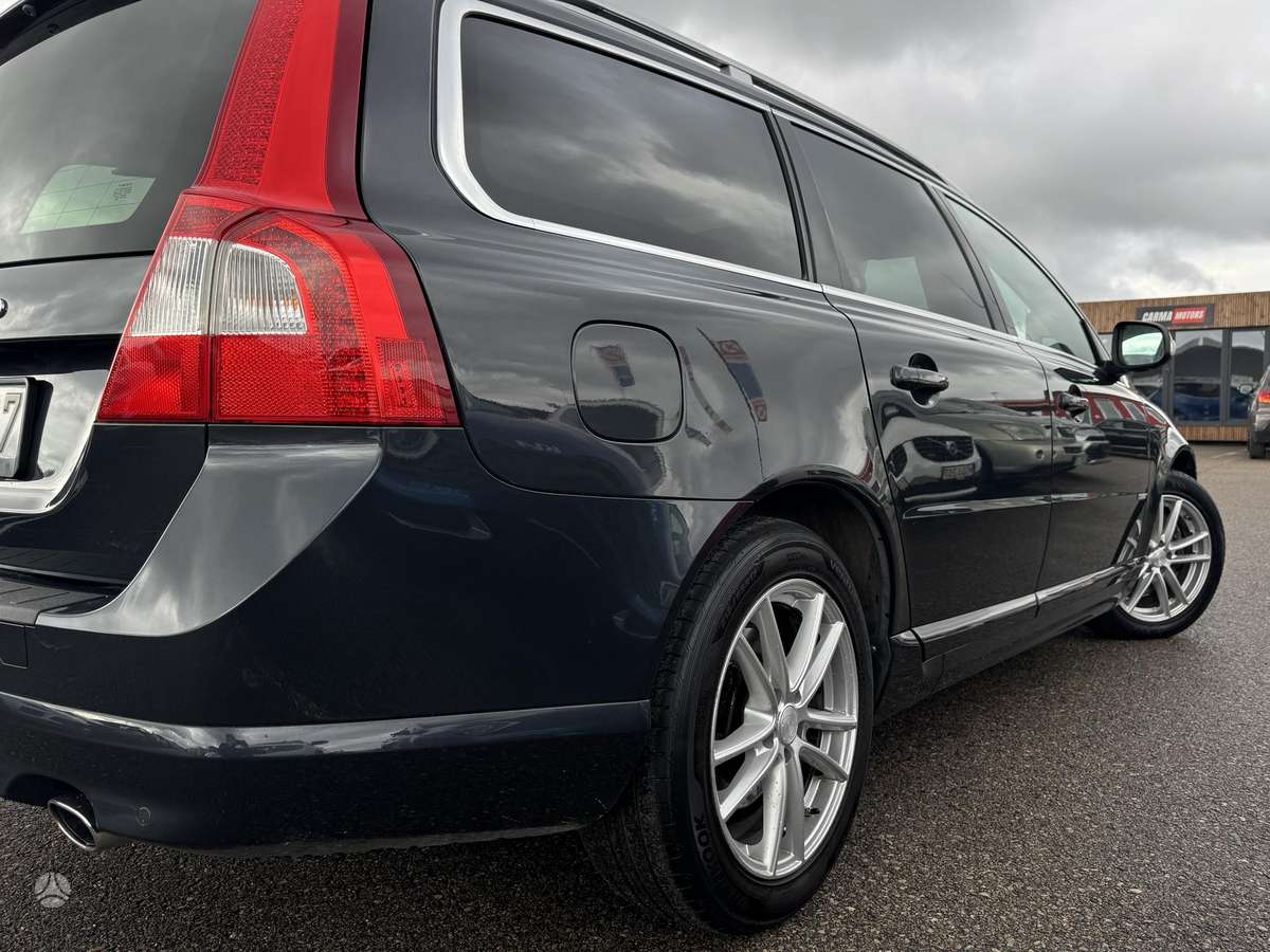 Volvo V70 2011 — photo 12