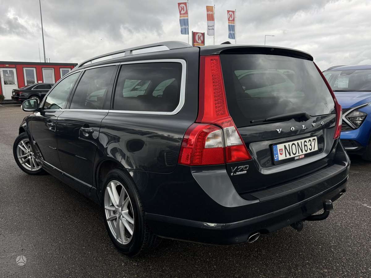 Volvo V70 2011 — photo 13