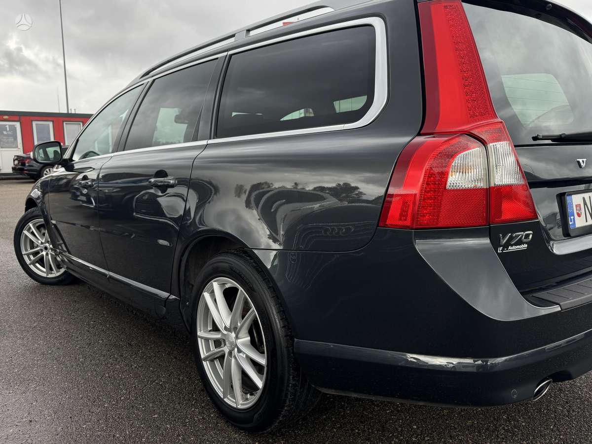 Volvo V70 2011 — photo 14