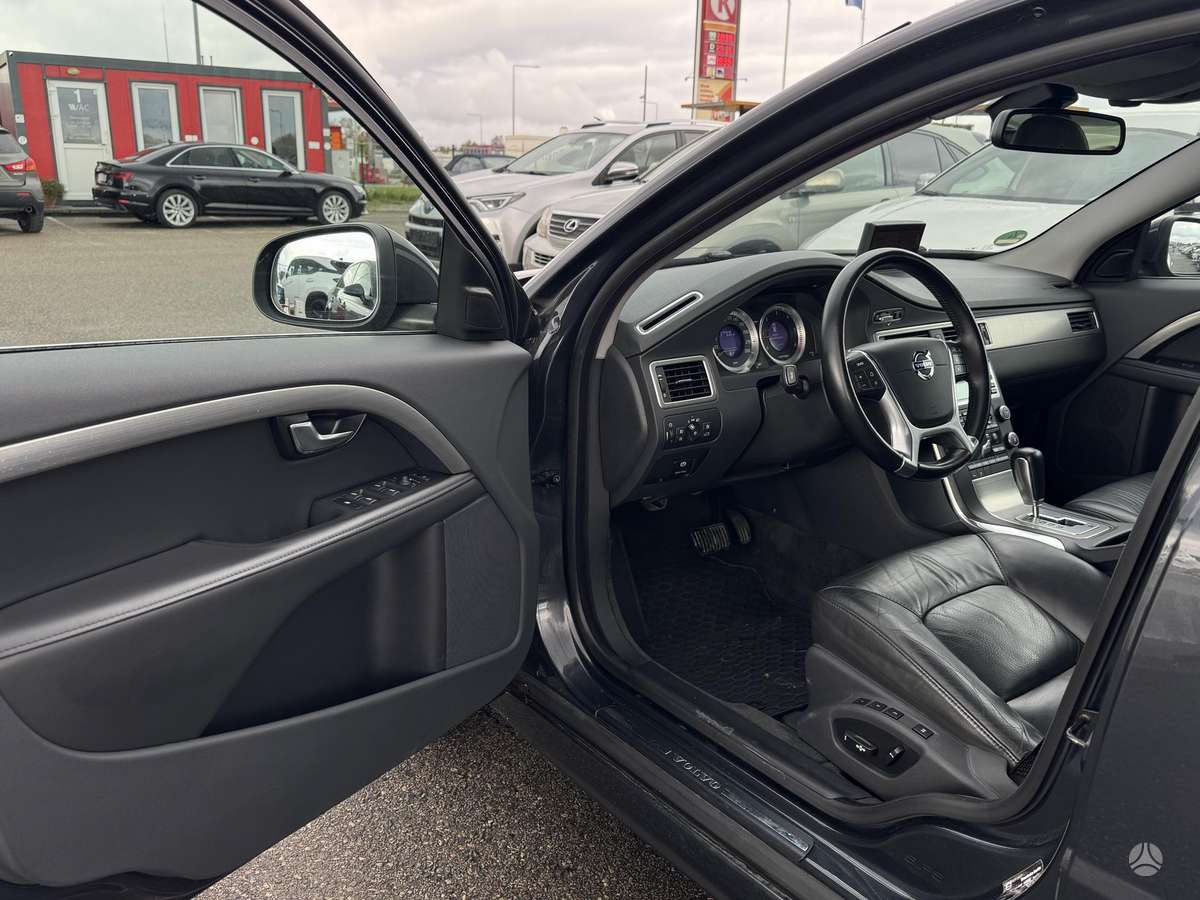 Volvo V70 2011 — photo 15