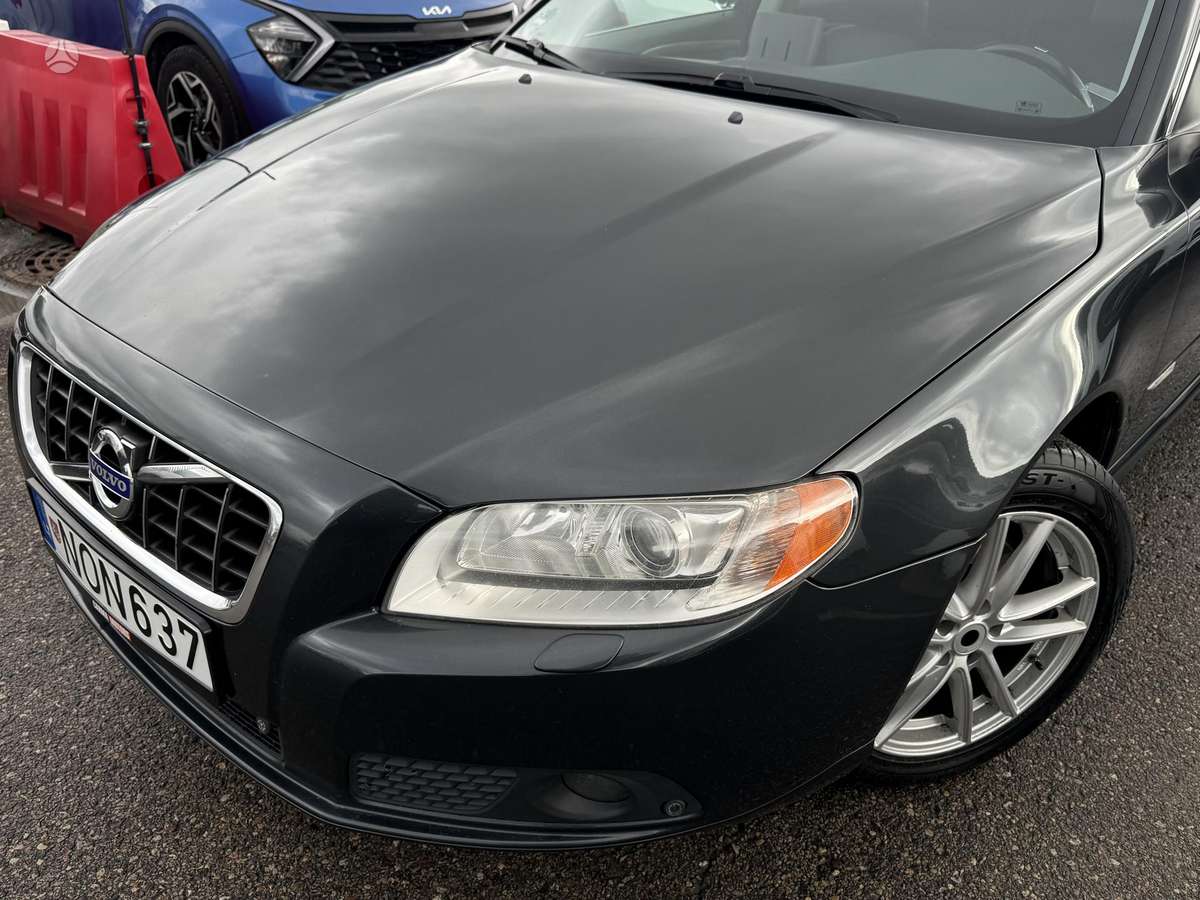 Volvo V70 2011 — engine 2400 cm³, 205 HP (151kW)