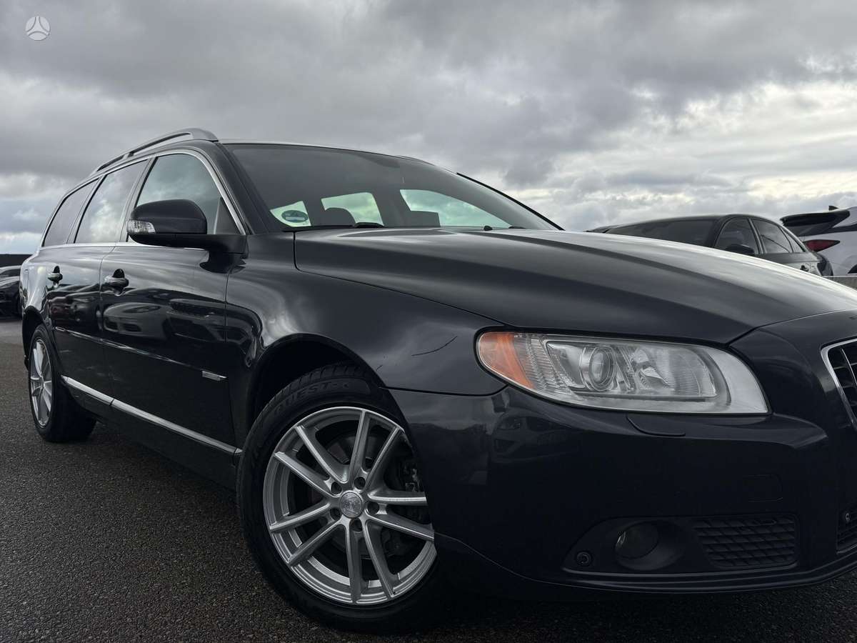 Volvo V70 2011 — photo 8
