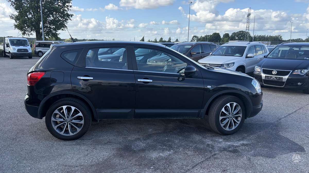 Nissan Qashqai 2009 — салон