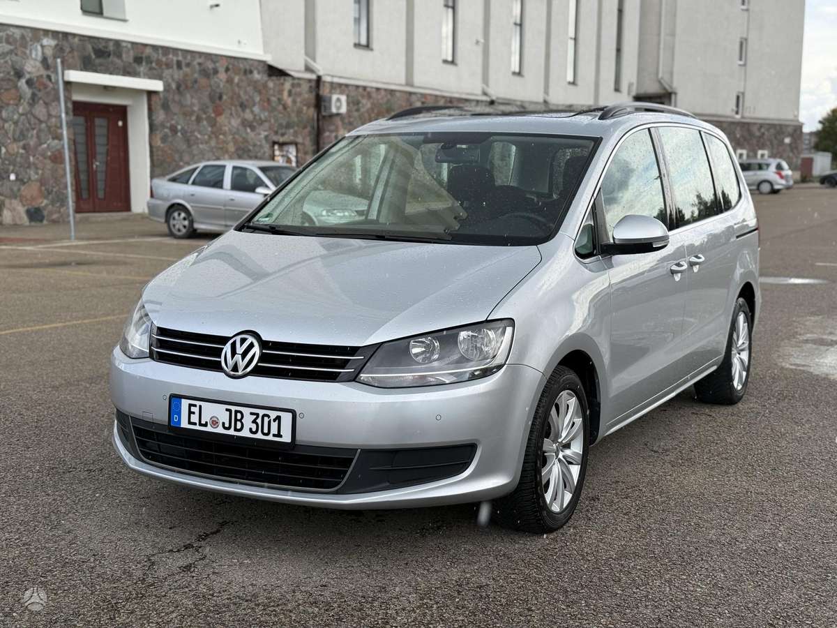 Volkswagen Sharan 2013 — вигляд ззаду