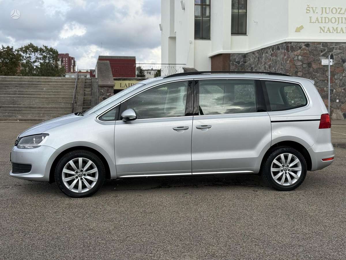 Volkswagen Sharan 2013 — салон