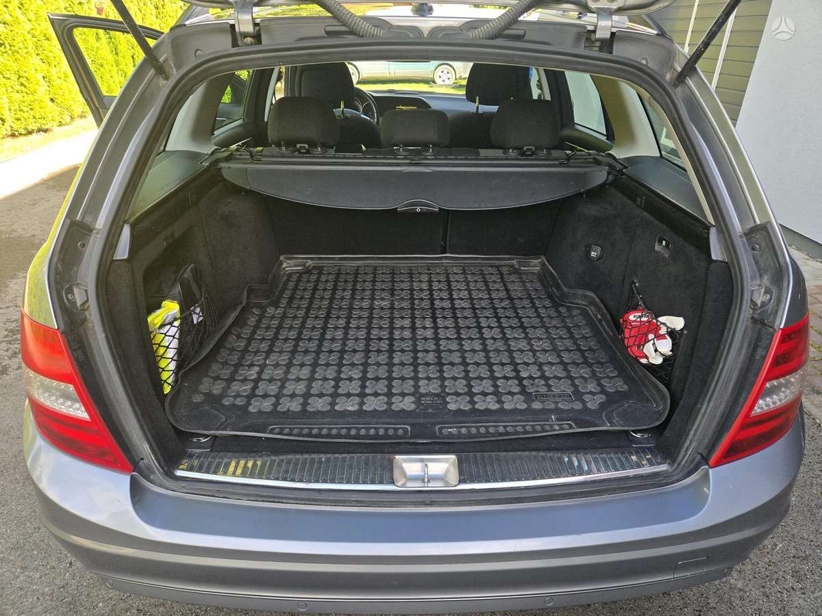 Mercedes-Benz C200 2012 — photo 12