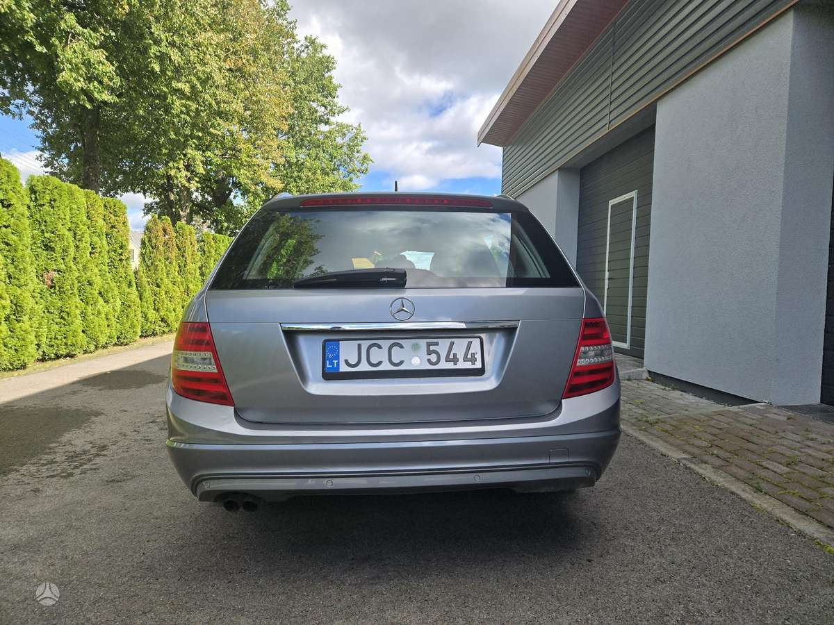 Mercedes-Benz C200 2012 — engine 2143 cm³, 136 HP (100kW)
