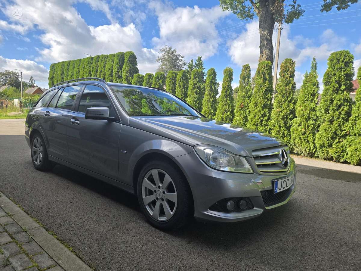 Mercedes-Benz C200 2012 — photo 7
