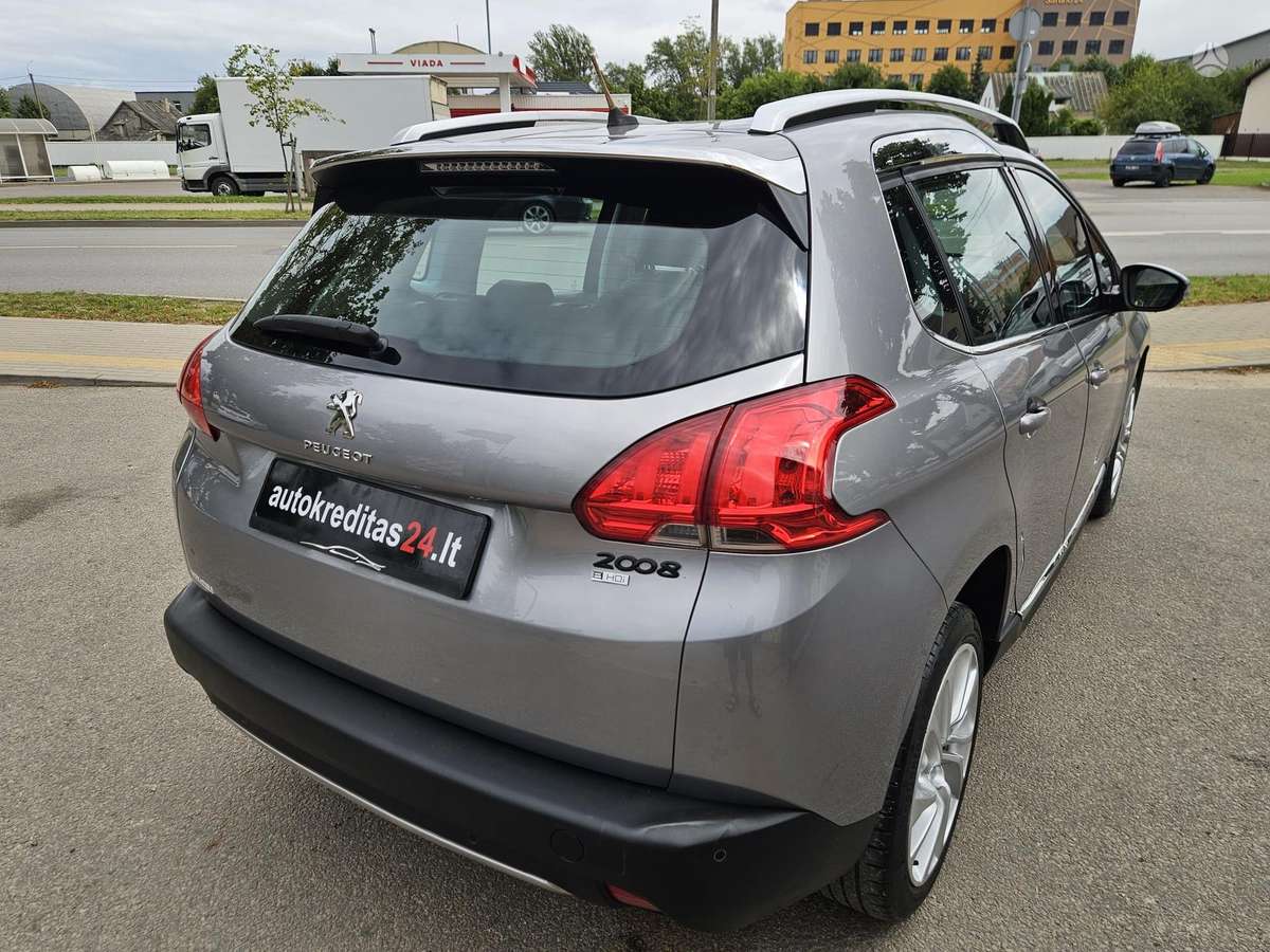 Peugeot 2008 2015 — двигун 1600 cm³, 116 HP (85kW)