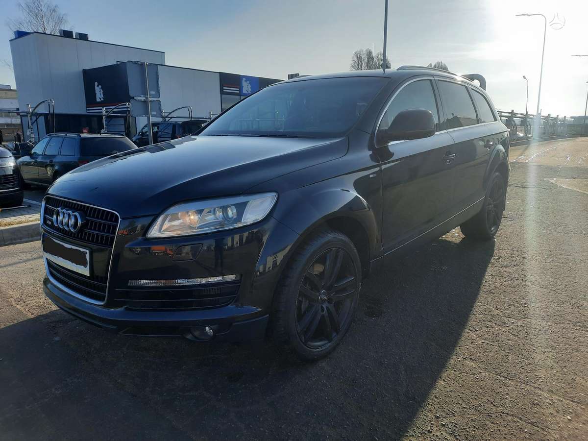 Audi Q7 2006 — салон