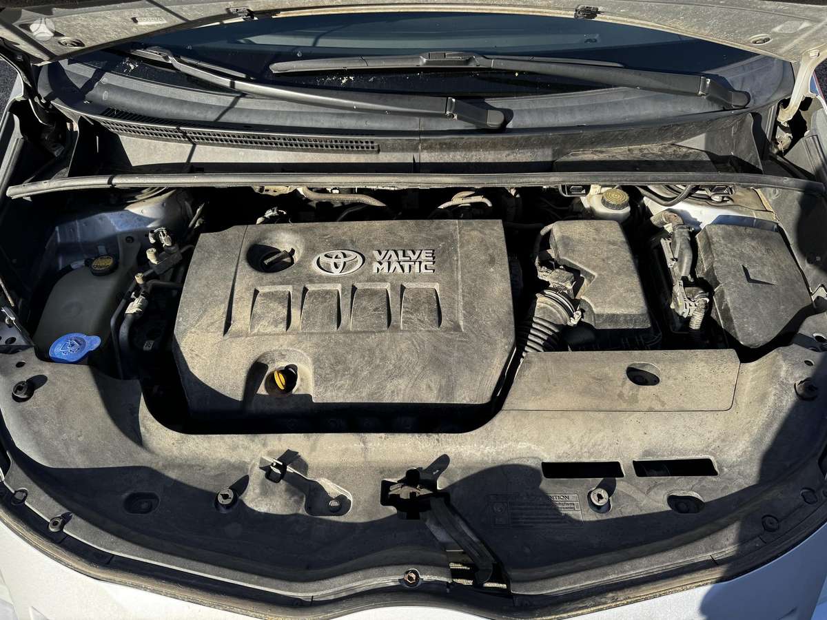 Toyota Verso 2010 — photo 11