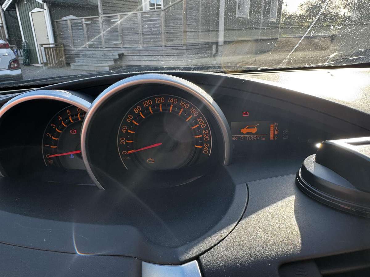 Toyota Verso 2010 — photo 12
