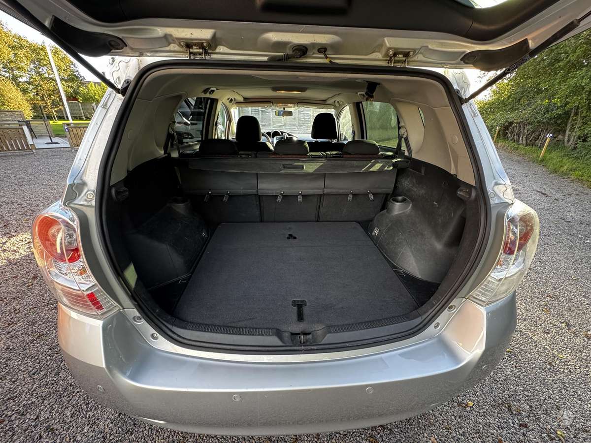 Toyota Verso 2010 — photo 8