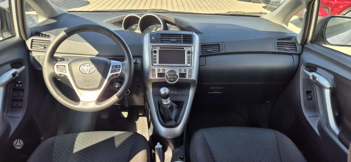 Toyota Verso 2013 — photo 9