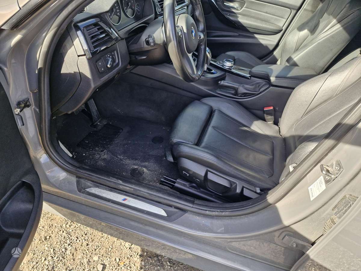 BMW 320 2013 — photo 17