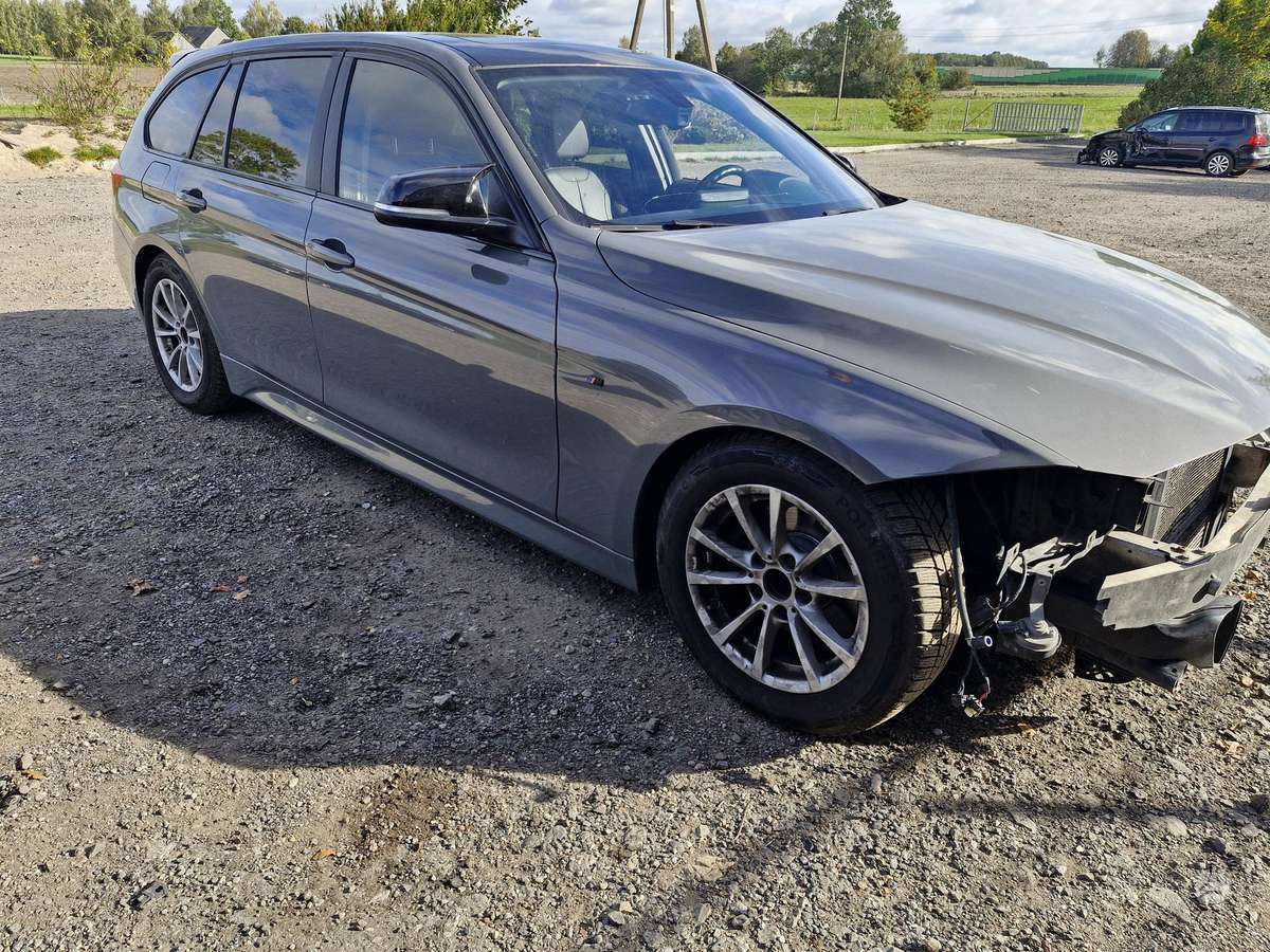 BMW 320 2013 — rear view