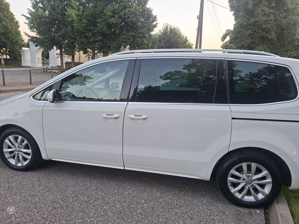 Volkswagen Sharan 2011 — photo 12