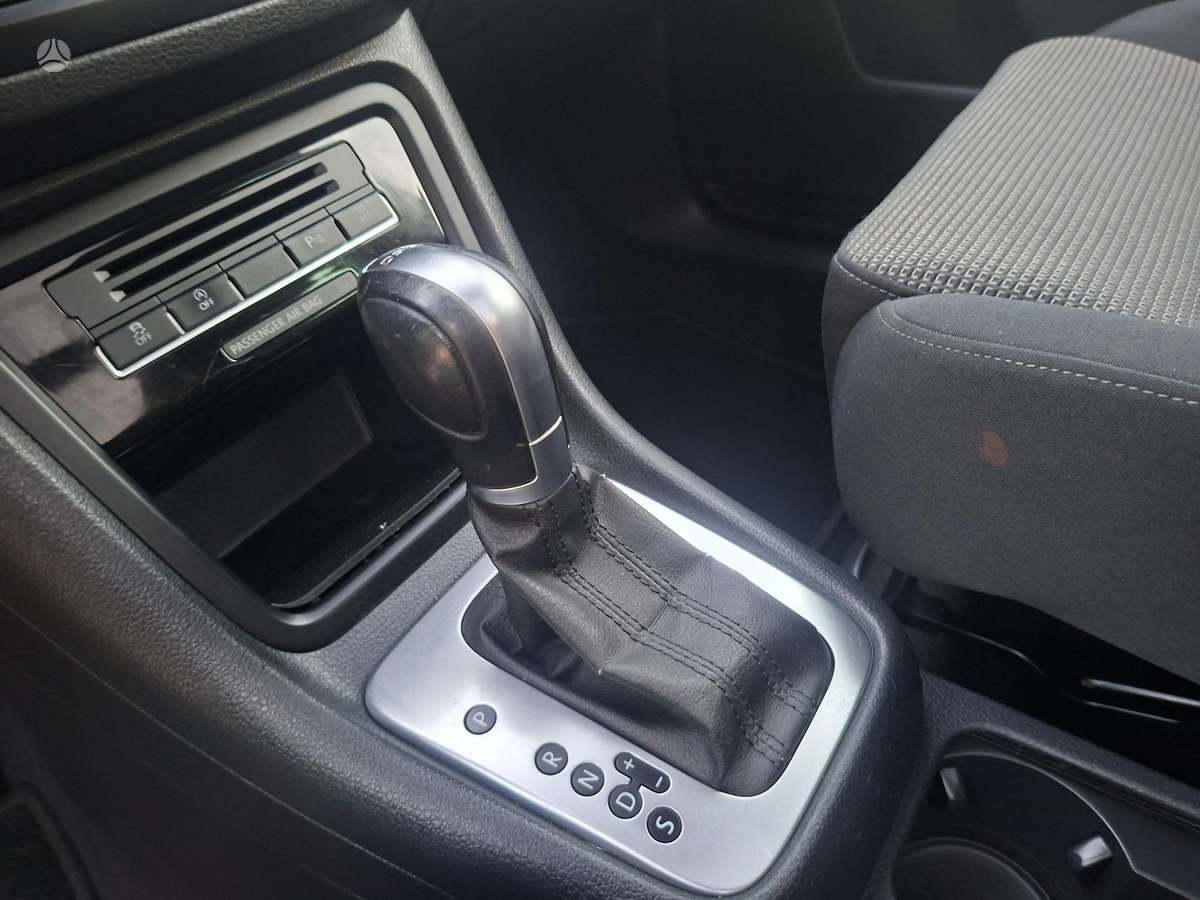 Volkswagen Sharan 2011 — photo 23