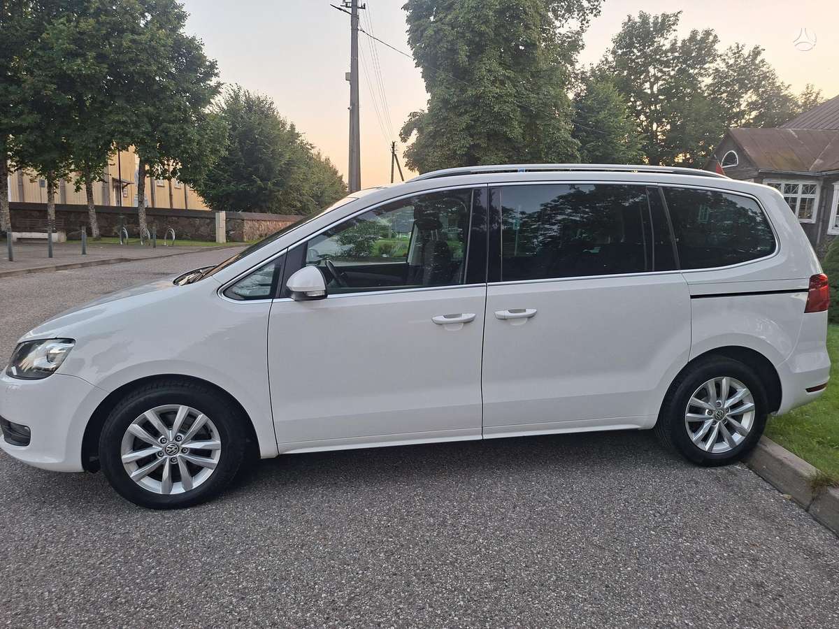 Volkswagen Sharan 2011 — interior